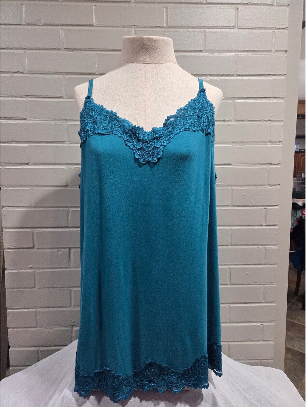 Blue Lace Cami by Lane Bryant size 18/20 adjustable straps